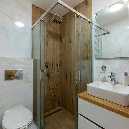 Apartment Oktobar 06